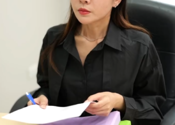 T2001075 ปลอมต วเป นพน กงานธรรมดา เพ อพ จน กแท part 2