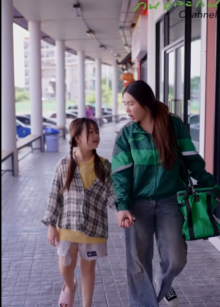 T2201044 สาวไรเดอร วยเหล อเด กคนน เอาไว โดยท ไม าเด กคนน แท เขาค อหลานสาวเศรษฐ part 2