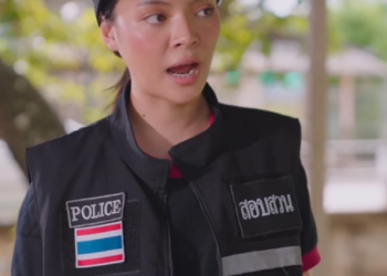 T2401019 างด าวโดนตำรวจไล แต หญ งคนน กท งไว กลางน part 2