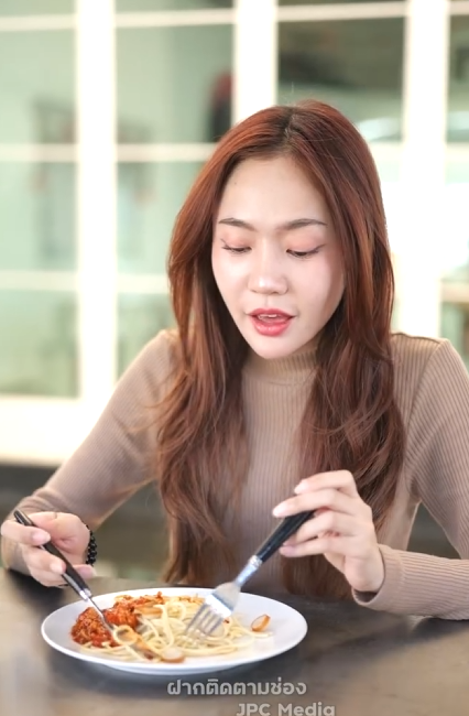 T1301182 ดว าเป นแค เชฟธรรมดา แต ไหนได เธอค อเจ าของร าน part 2